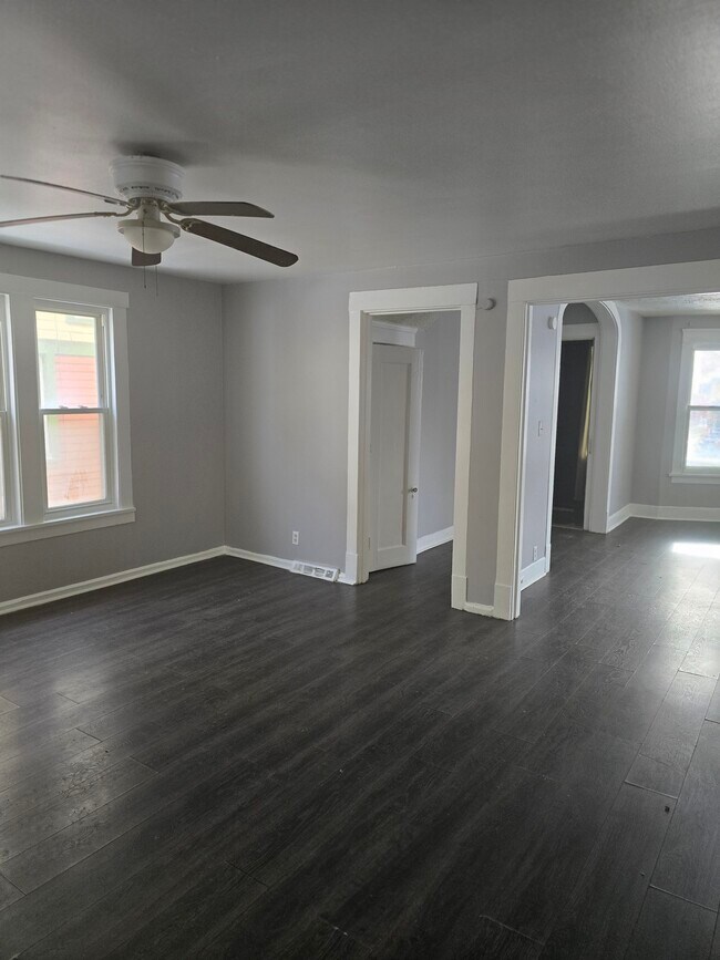 Building Photo - 8103 Whitethorn Ave