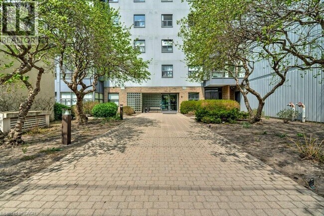 Building Photo - 175 Hunter St E