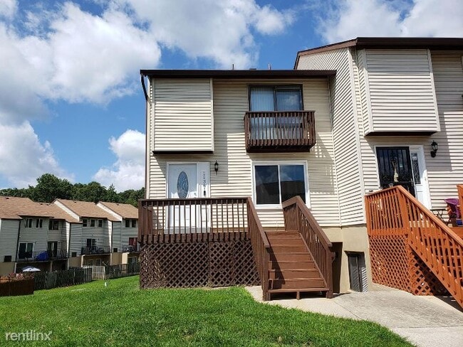Building Photo - 3 br, 2.5 bath Condo - 11361 Laurelwalk Dr