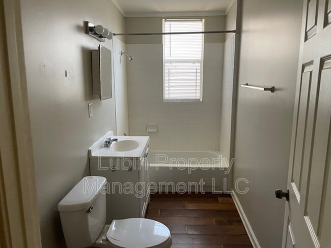 Building Photo - 1246 Snowden Ave