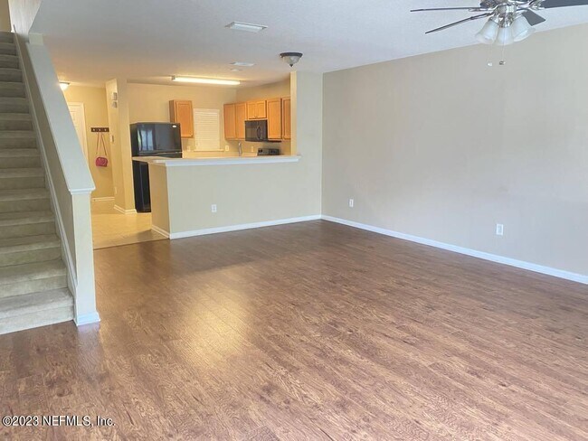 Building Photo - 163 Crete Ct