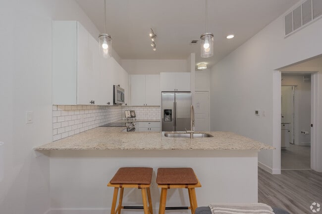 Building Photo - Park 7