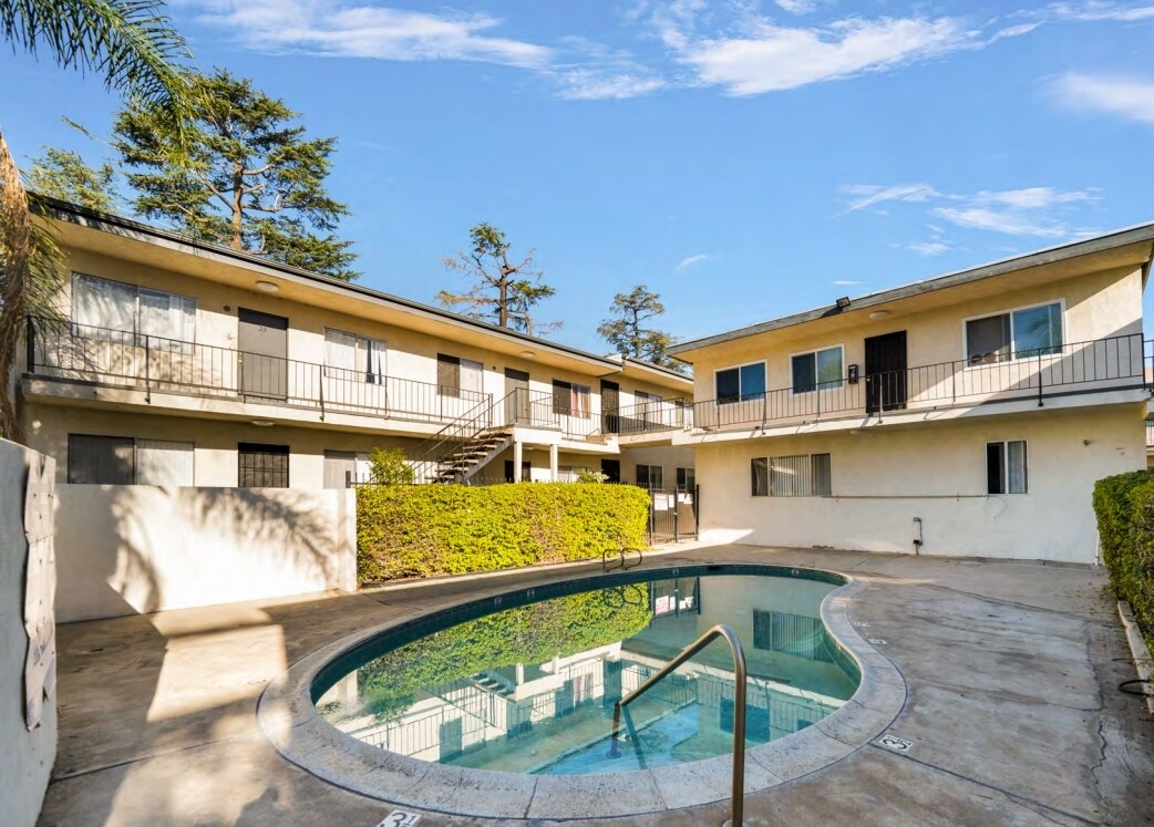 Primary Photo - Sayre Apartments