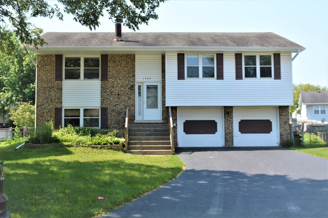 1126 Honeywood Dr, Westmont, IL 60559 House Rental in Westmont, IL