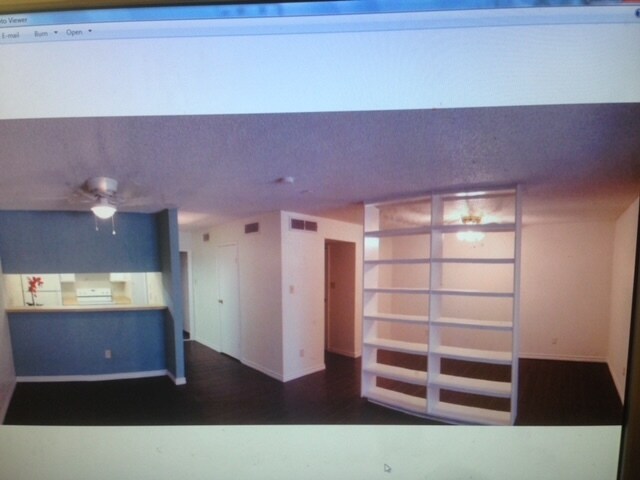 Building Photo - 2832 S Bartell Dr