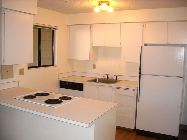 Foto del edificio - Two Bedroom Townhouse in South Salem