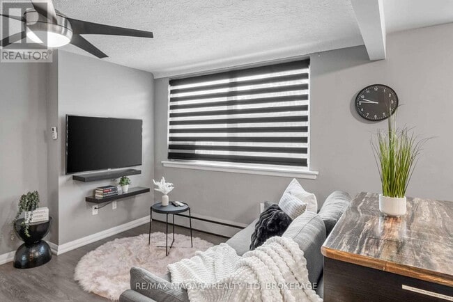 Building Photo - 4538 Huron St