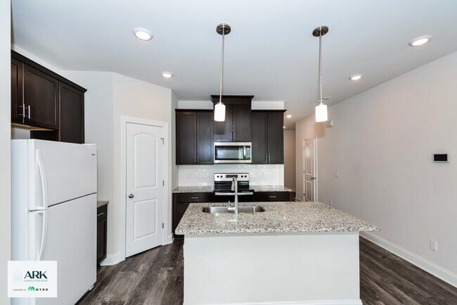 Foto del edificio - 831 Holland Ct