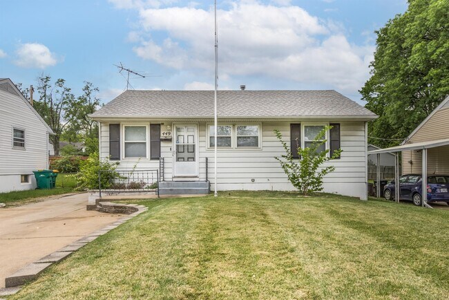 Building Photo - 449 Shepley Dr