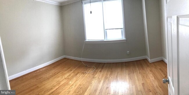 Building Photo - 3613 Parkdale Ave
