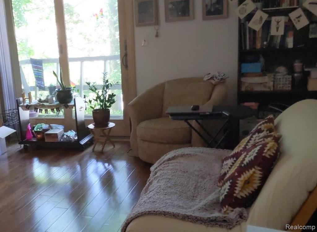 230 1st St, Rochester, MI 48307 Room for Rent in Rochester, MI