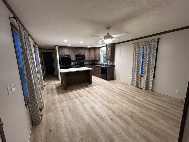 Foto del edificio - 3617 N Grand Ave E