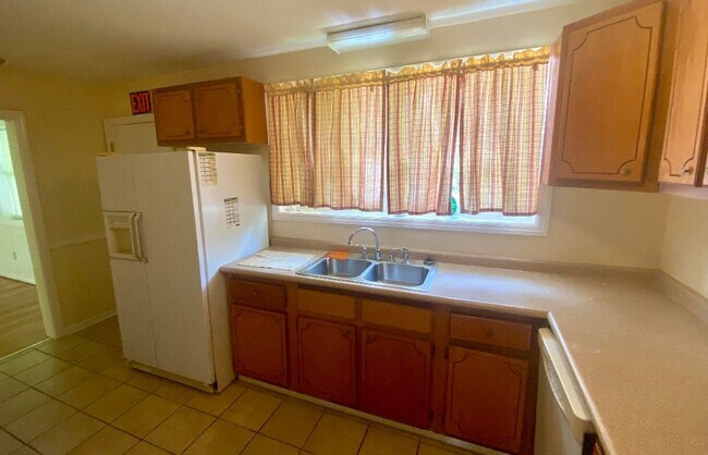Foto del edificio - Charming One Story Home in Savannah!