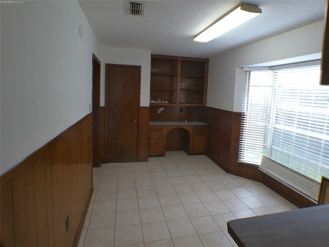 Building Photo - 12511 Shannon Hills Dr