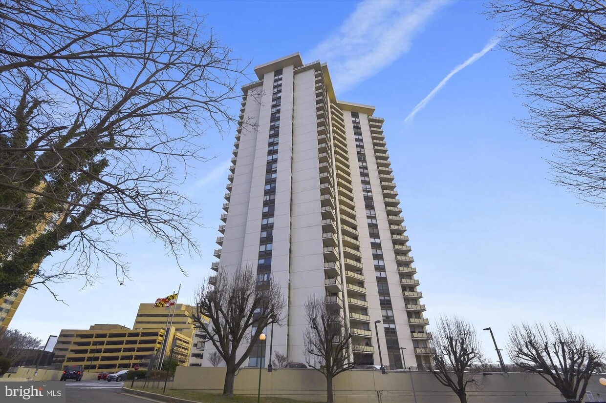 Foto principal - 205 E Joppa Rd