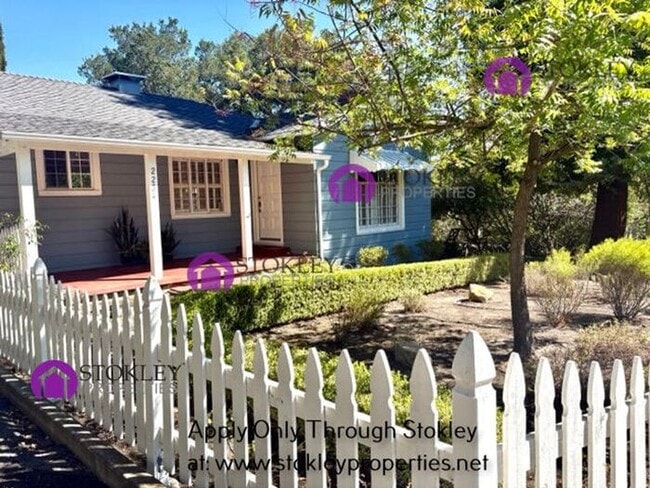 Photo - 2234 Oakvale Rd House