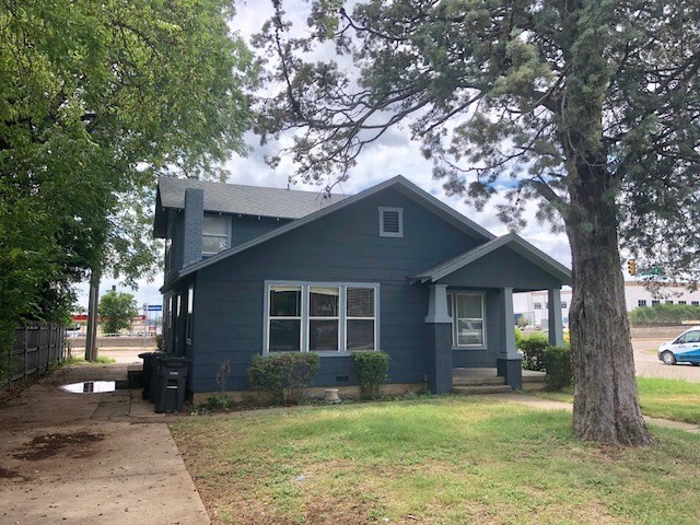 Foto principal - 5637 Birchman Ave