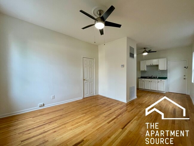 Building Photo - 2223 N Hoyne Ave