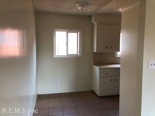 Building Photo - 11915 Manor Dr