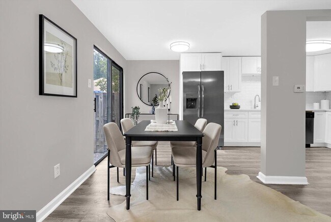 Foto del edificio - 422 West Ct