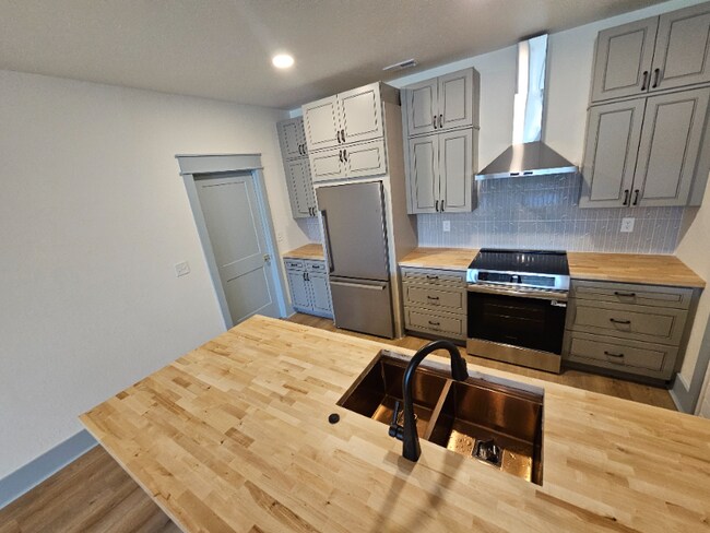 Foto del edificio - 8510 Coppock Rd