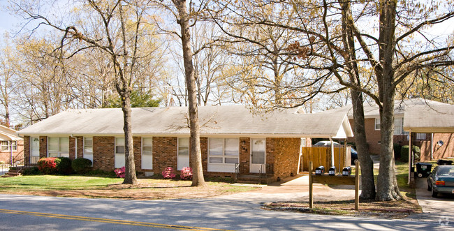 Building Photo - Mitchell Road Duplex Apartments