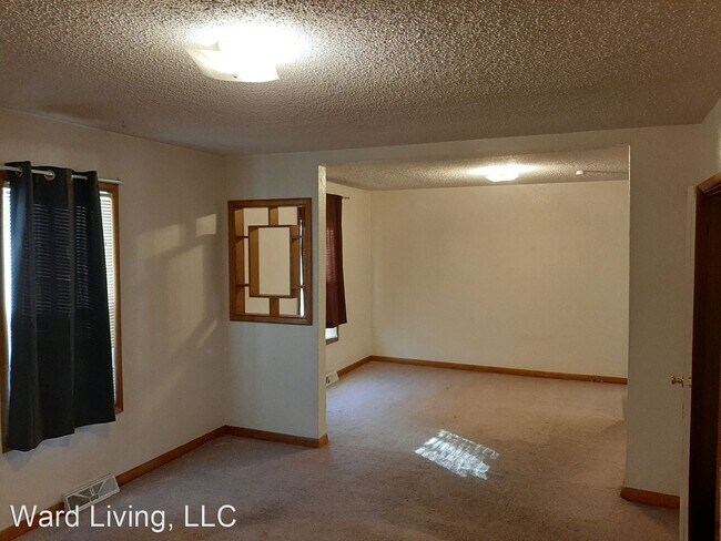 Building Photo - 2 br, 1 bath House - 726 East 5th Street
