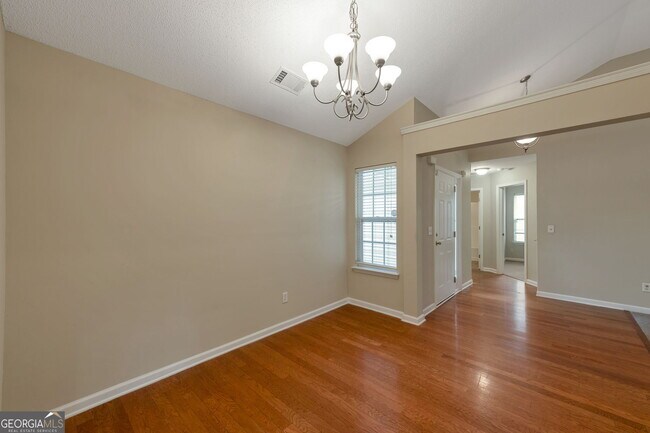 Foto del edificio - 4750 Buckeye Pl