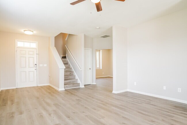 Building Photo - 5200 Tant Cir