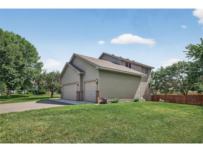 Building Photo - 4133 Sunset Trail N