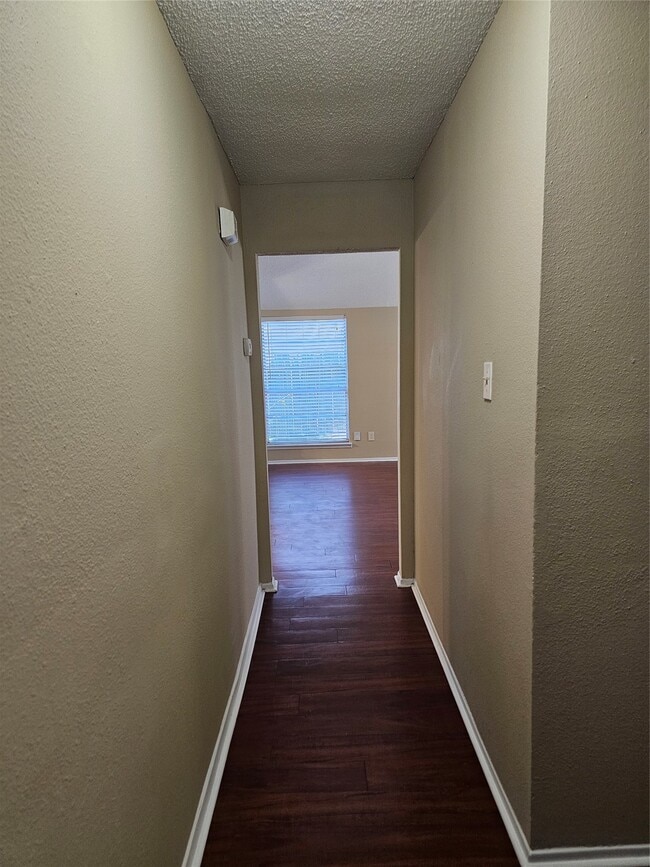 Building Photo - 1538 Ridgebriar Dr