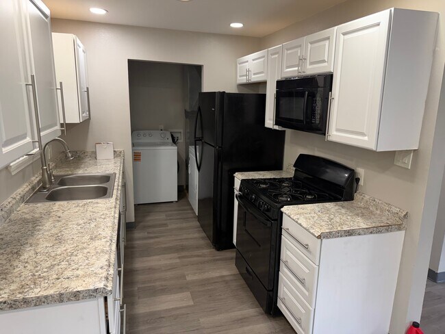 Foto del edificio - 1209 W 22nd St