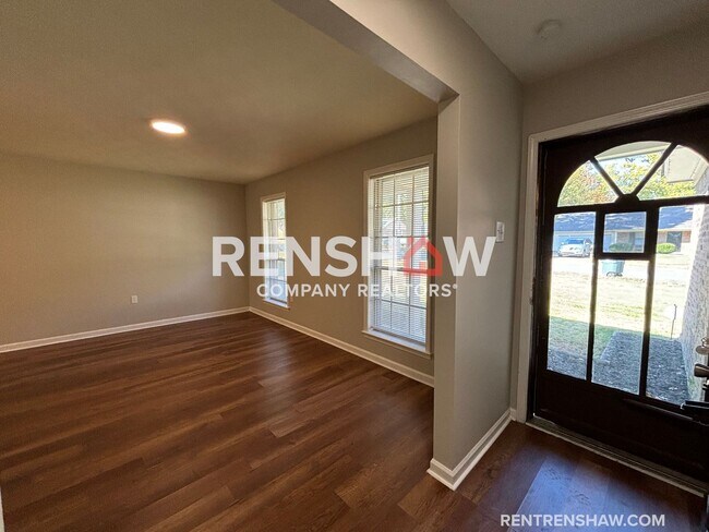 Foto del edificio - Upgraded 3 Bed / 2 Bath Property - Now Ava...