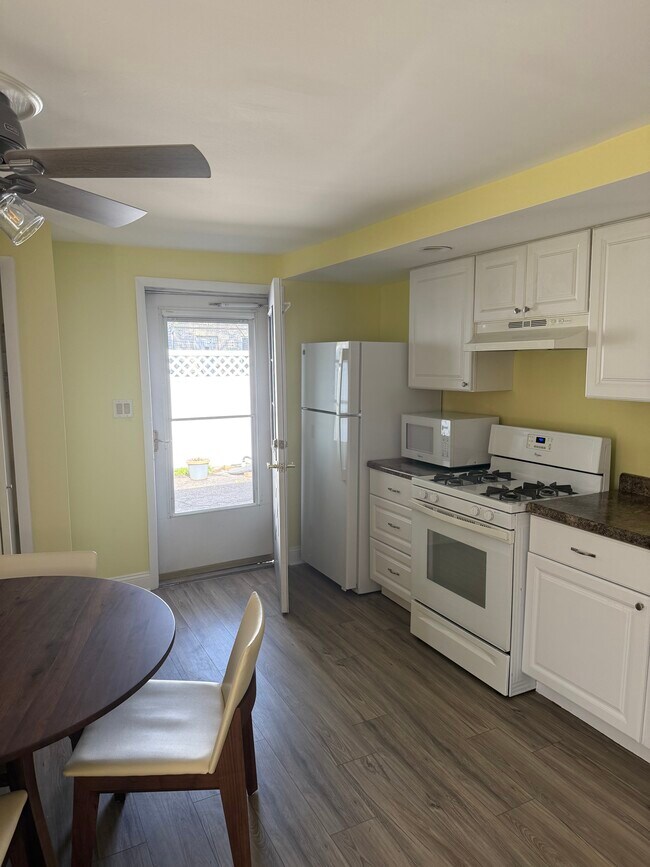 Foto del edificio - 6505 W 83rd St