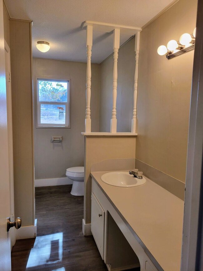 Foto del edificio - Recently Updated 3 Bed 2 Bath in Gun Barre...