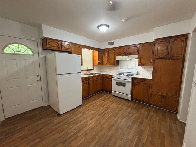 Foto del edificio - Beautiful 3 Bedroom, 2 Bath Home in a Quie...