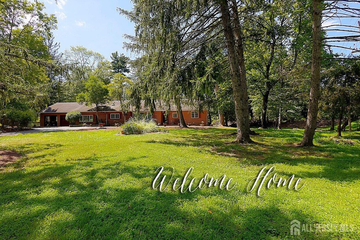 Foto principal - 269 Raymond Rd