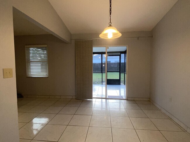 Foto del edificio - 637 Mesilla Dr