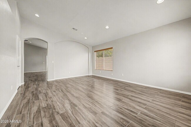 Building Photo - 308 W Liberty Ln