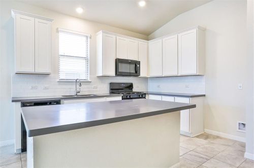 Building Photo - 637 Gabrielle Anne Dr