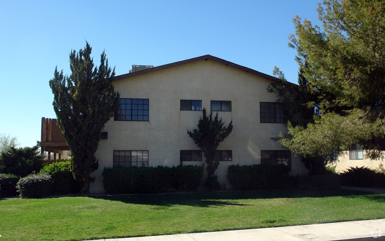 Primary Photo - 16651 Zenda St