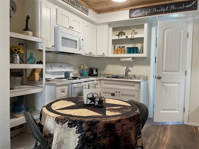 Building Photo - 131 Alexander Dr