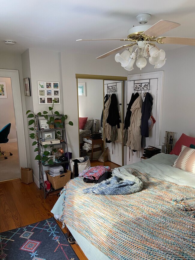 Front bedroom - 37 English St
