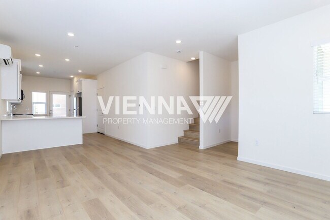 Foto del edificio - 8082 Quiet Knolls Dr