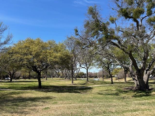 Foto del edificio - 28 Emerald Pond Dr