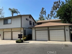 Building Photo - 960 Pinyon Ct