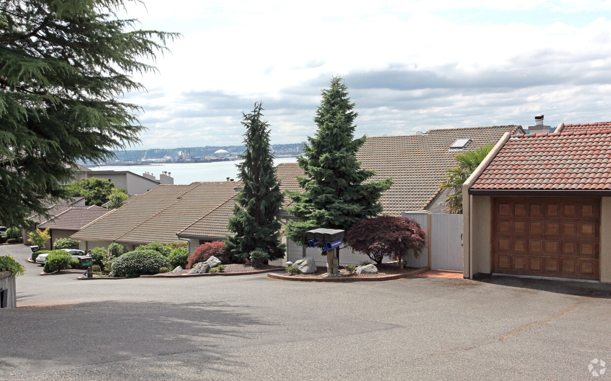 Building Photo - Anchor Ridge Condominiums