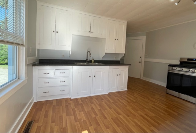 Kitchen - 10 Prospect Ave
