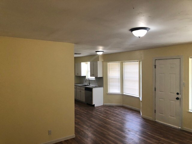 Open Concept Kitchen - 608 Willow Dr