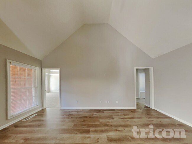 Foto del edificio - 3701 Legacy Dr